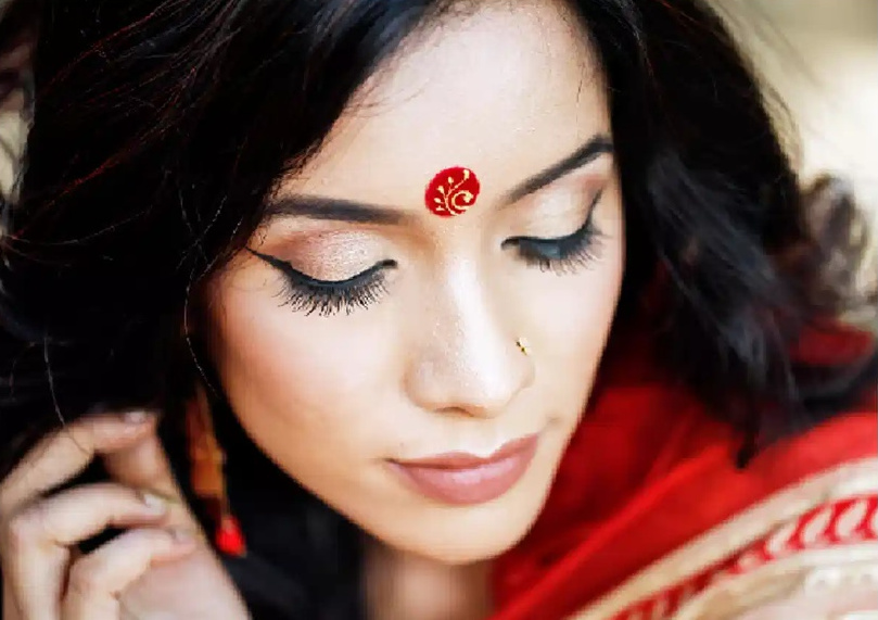 Indian Culture,Bindi,Bindi Style,Kumkum,Importantance of kumkum