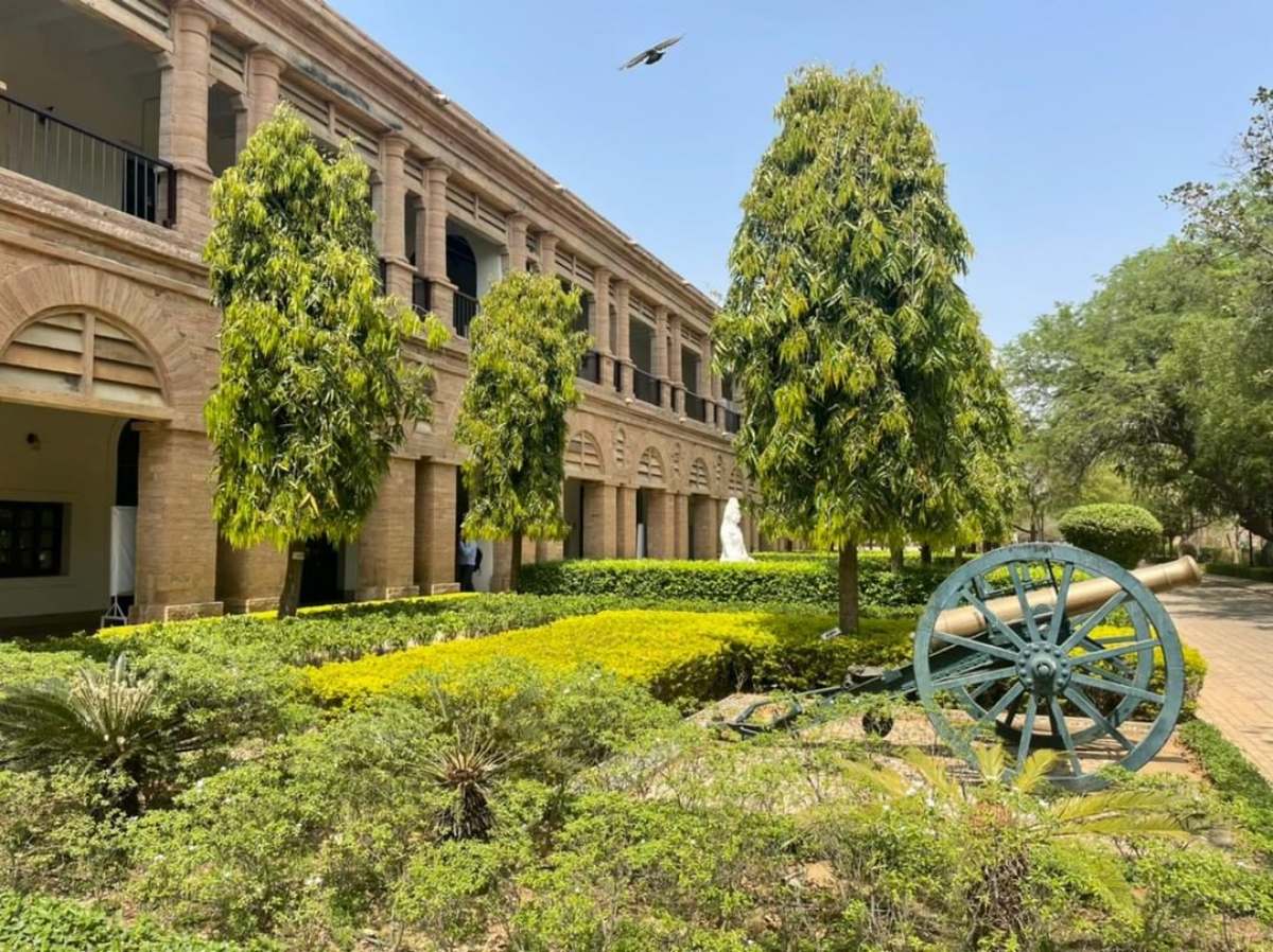 Expensive School,Scindia School,Rajasthan,Mukesh Ambani,Salman Khan