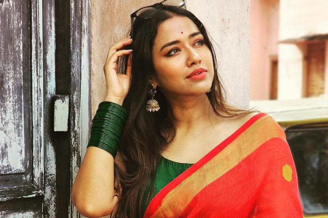Tollywood,Entertainment,Bengali Movie,Webseris,Bengali Actress,Sohini Sarkar,Social media,Saree look,Viral
