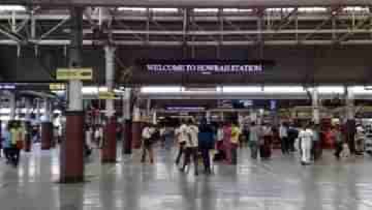 Station area,Howrah station,Mithila Express,RPF,stealing,suspicious,Passanger,luggage